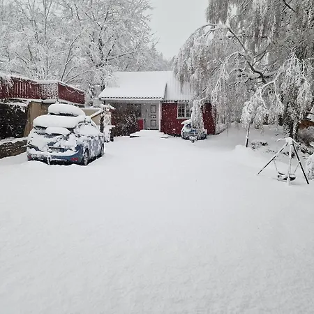 Koselig Anneks I Heggedal! بيت للعطل