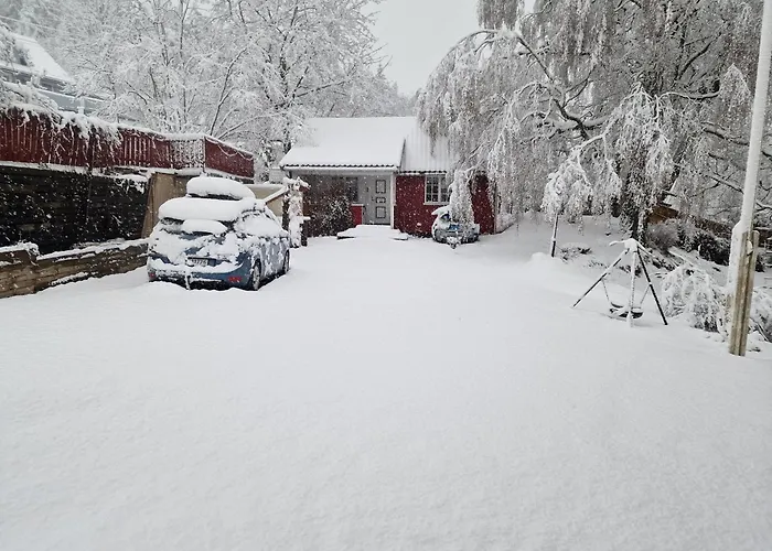 Koselig Anneks I Heggedal! 펜션