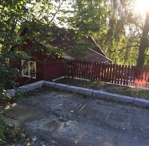 Koselig Anneks I Heggedal! Vakantiehuis